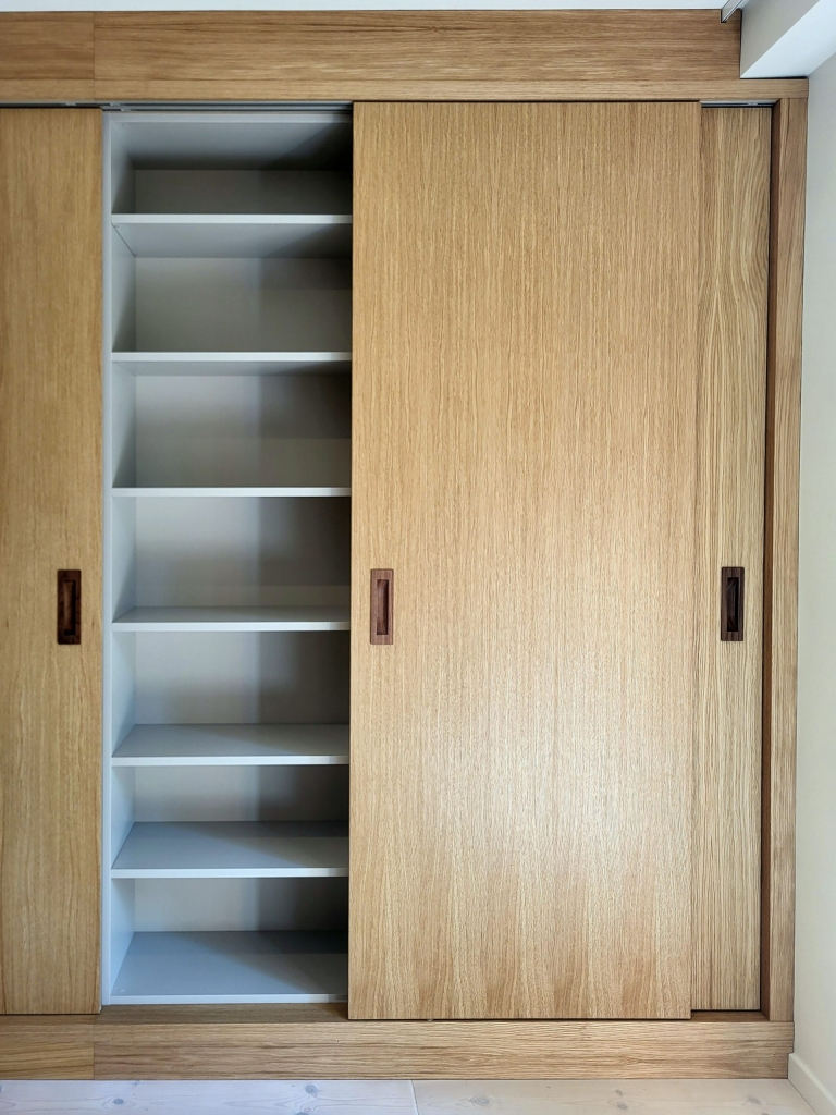 garderob med skjutdörr